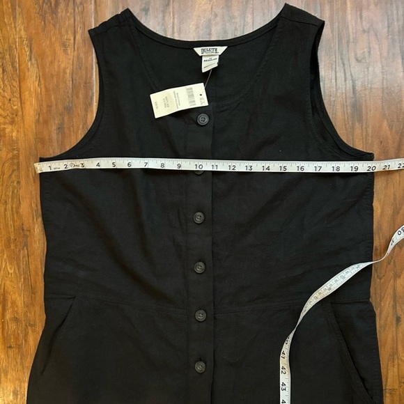 Duluth Trading Co Black Women’s Overeasy Lightweight Hemp Button-Front Jumpsuit - Picture 7 of 9